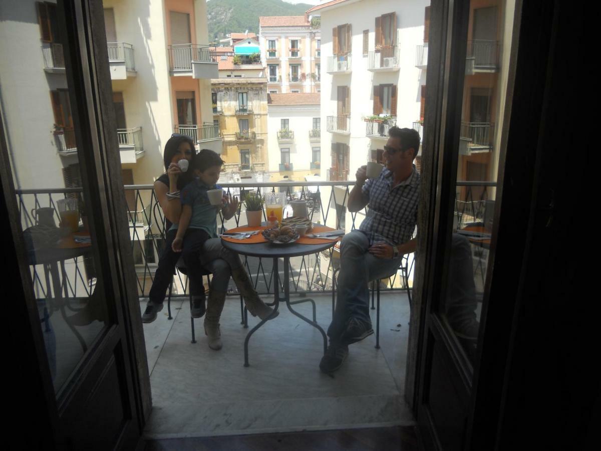 Appartamento Velia Salerno Bagian luar foto